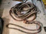 Hennep touw van 25 mtr lang en 4 cm dik met één eindsplits